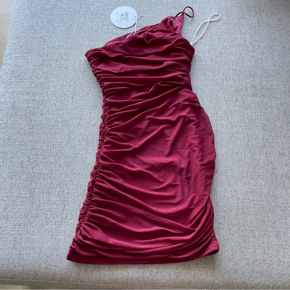 Princess Polly JOCASTA MINI DRESS BURGUNDY NEW - Picture 2 of 3